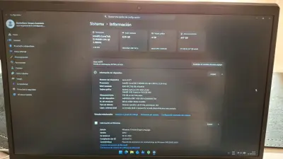 Laptop ASUS con Intel Core i5 y NVIDIA GTX - miniatura 3