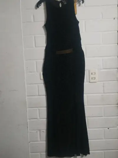 Vestido largo negro elegante para mujer - miniatura 4