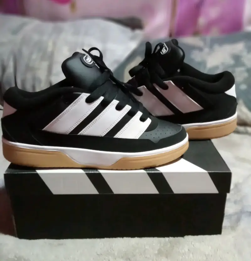 Zapatillas deportivas negras y blancas para hombre - 2