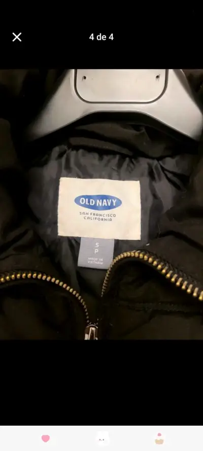Chaqueta acolchada negra Old Navy para mujer - miniatura 2