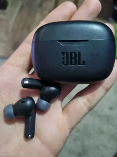 Audífonos inalámbricos JBL con estuche de carga - miniatura 3