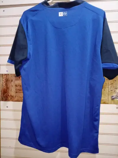 Polera deportiva azul y negra para hombre - miniatura 2