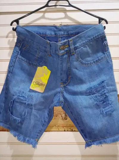 Shorts de mezclilla desgastados para hombre - miniatura 1