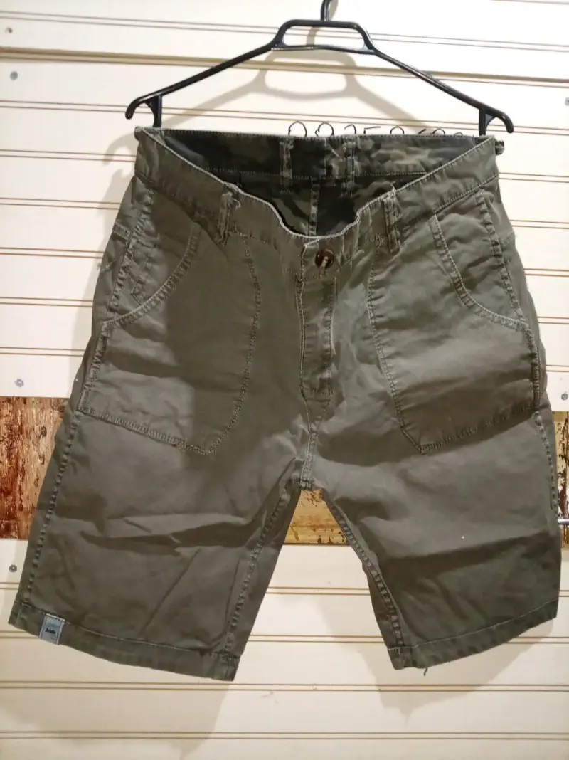 Shorts cargo camuflados para hombre - 2