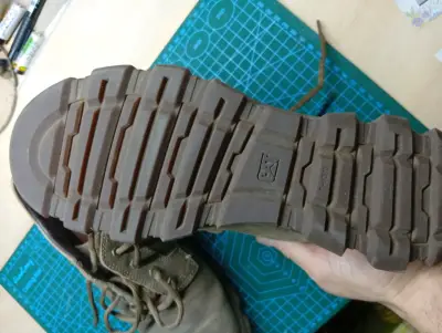 Zapatos Caterpillar de cuero para hombre en buen estado - miniatura 2