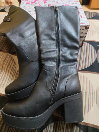 Botas negras de taco alto para mujer - miniatura 2