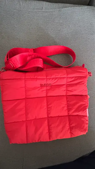 Bolso cruzado rojo Bubba acolchado - miniatura 1