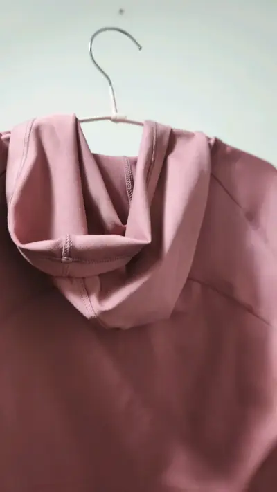 Chaqueta deportiva Aymara con capucha - miniatura 2