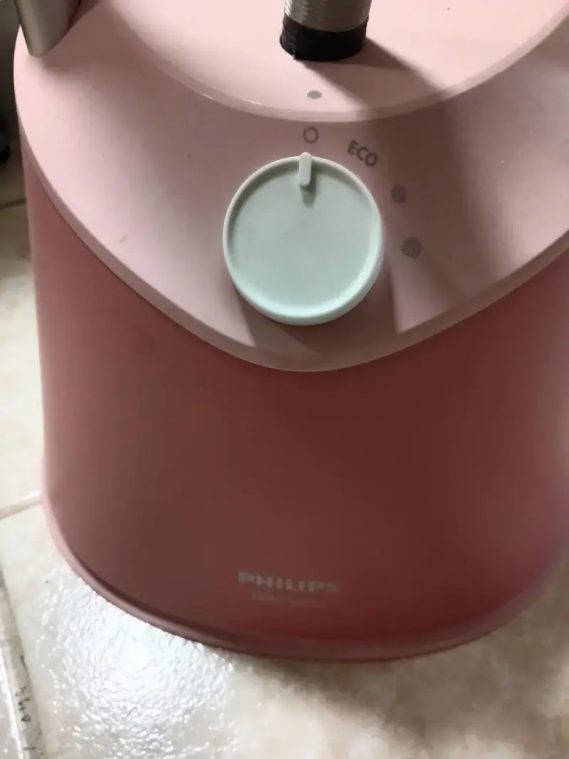 Vaporizador de ropa Philips rosa con ajuste ECO - 4