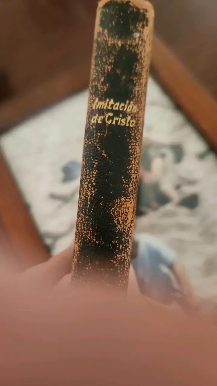 Libro antiguo 'La Imitación de Cristo' en español - 3