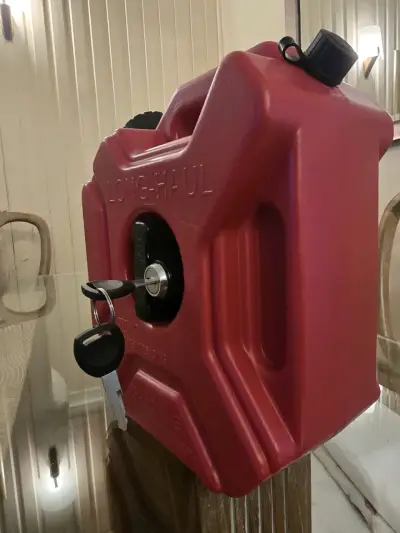 Bidones de gasolina Long-Haul con llave - miniatura 2