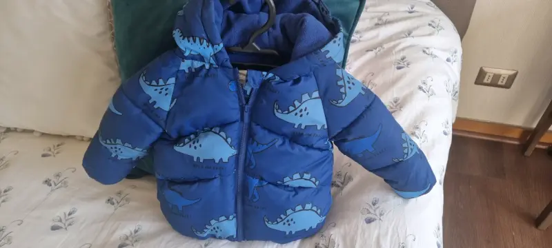 Parka de niño azul con dinosaurios primark - 1