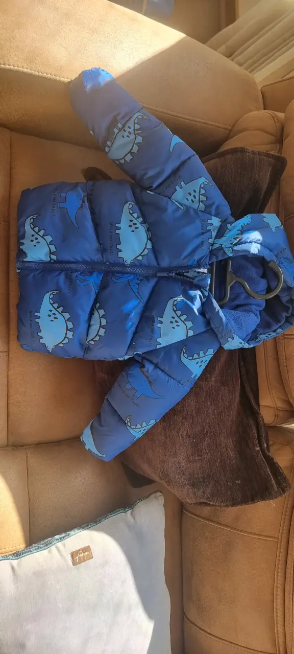 Parka de niño azul con dinosaurios primark - 2