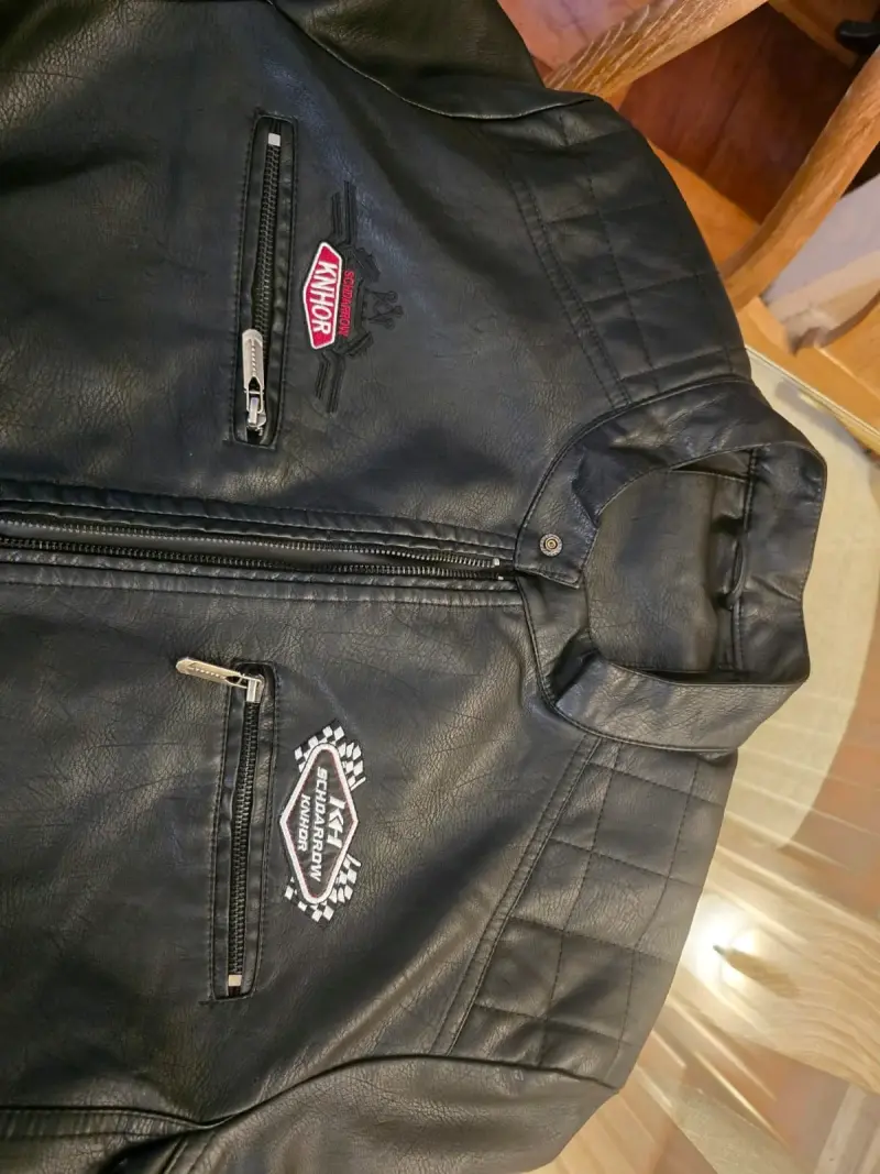Chaqueta de ecuero para motociclista. - 2