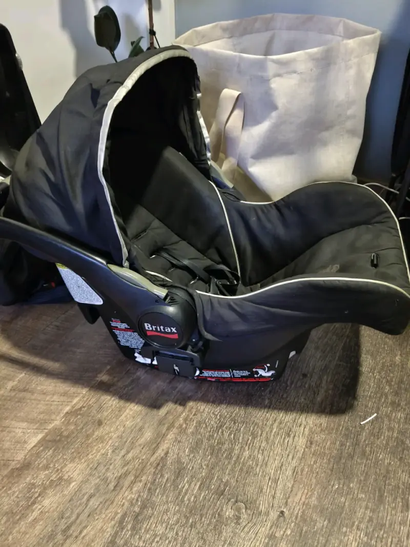 Base para silla de auto Britax negra - 4