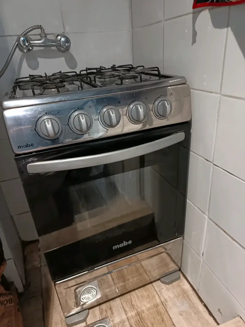 Cocina a gas Mabe con horno incorporado - 2
