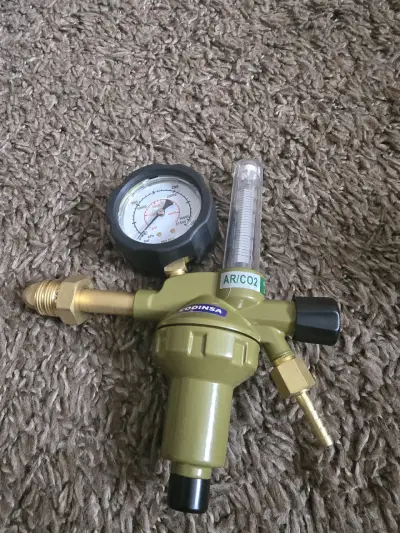 Regulador de presión para gas CO2 AR/CODINSA - miniatura 1