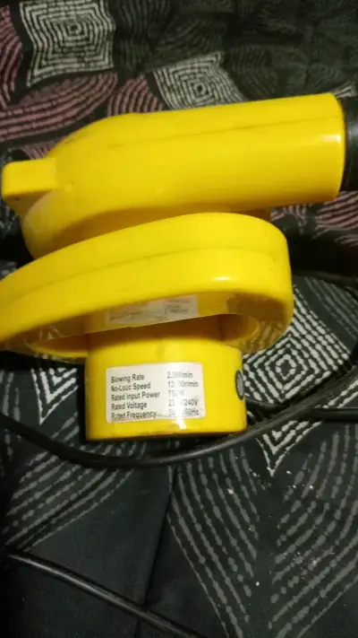 Soplador eléctrico amarillo portátil - miniatura 3