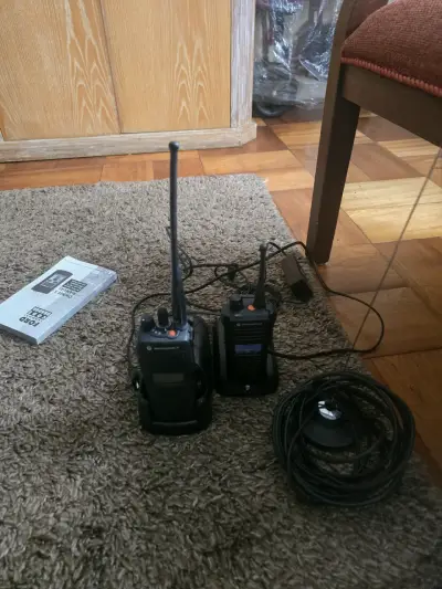 Radios Walkie Talkie Motorola con Cargadores - miniatura 4