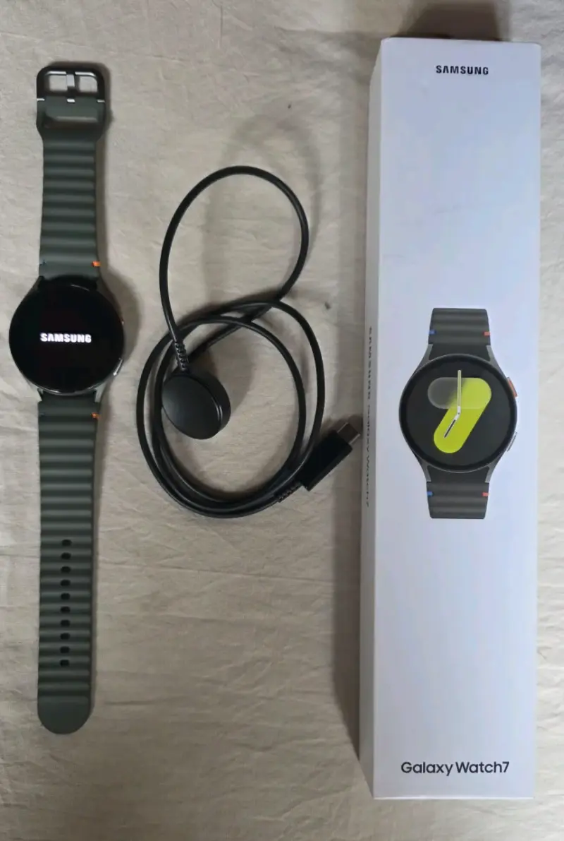Samsung Galaxy Watch 7 con correa verde - 3