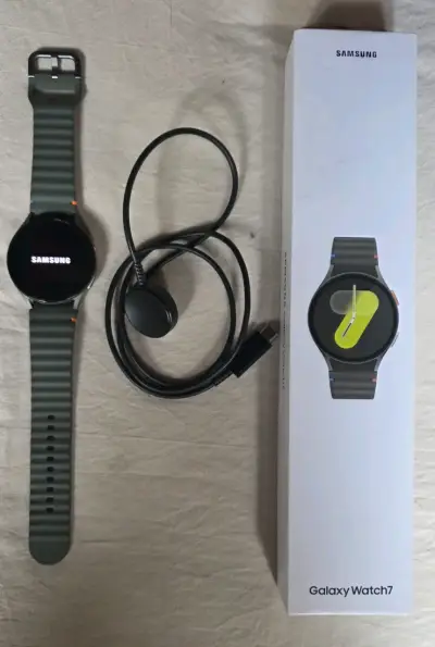 Samsung Galaxy Watch 7 con correa verde - miniatura 3
