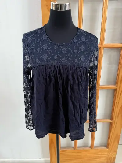 Blusa azul encaje manga larga Forever 21 - miniatura 1