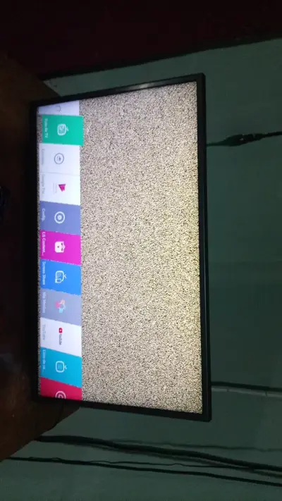 Televisor LG 32 pulgadas HD - miniatura 2