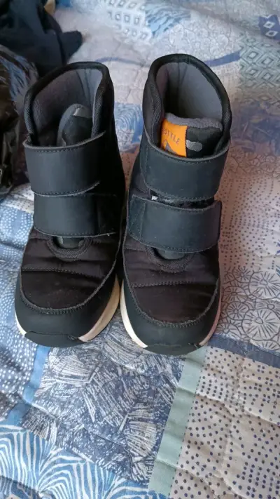 Botas de invierno negras para niños - miniatura 1