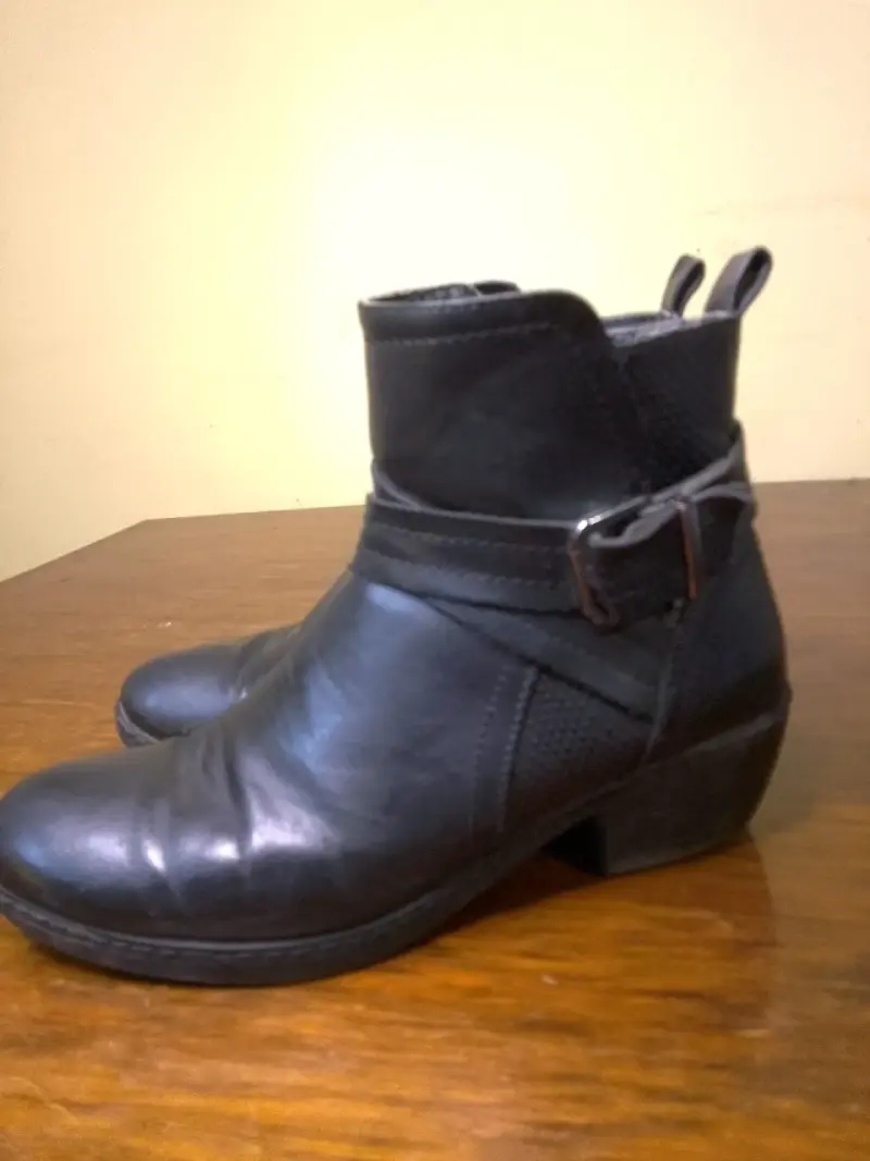 Botines de cuero negro con hebilla - 2