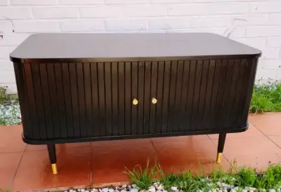 Mesa de Centro Negra con Patas Doradas - miniatura 1