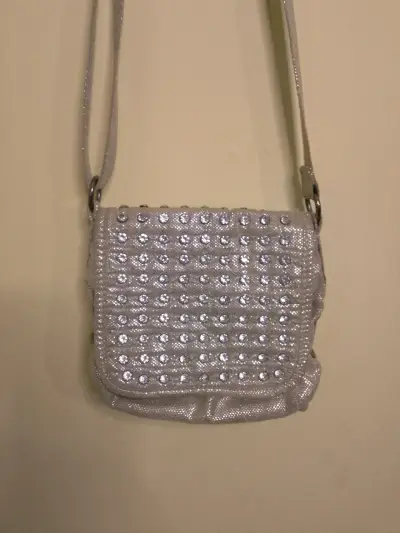 Cartera cruzada con brillantes plateada - miniatura 2