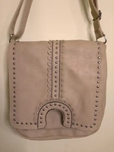 Cartera bandolera beige con tachas - miniatura 2