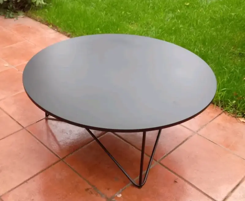 Mesa de Centro Redonda de Metal Negra - 1