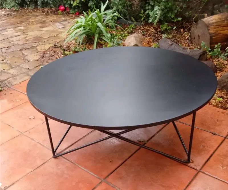 Mesa de Centro Redonda de Metal Negra - 2