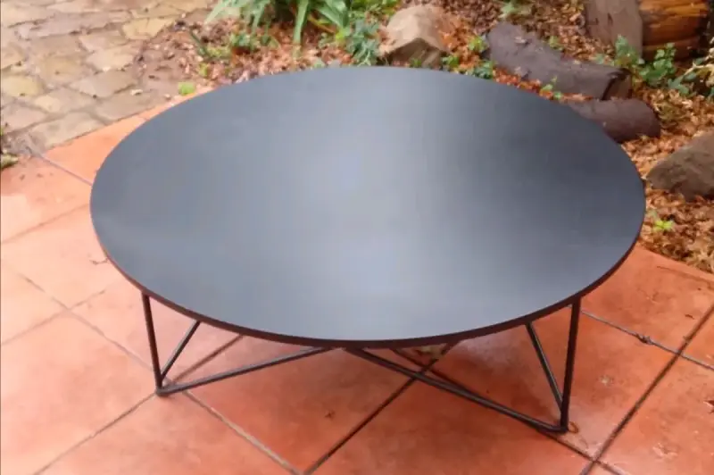 Mesa de Centro Redonda de Metal Negra - 4