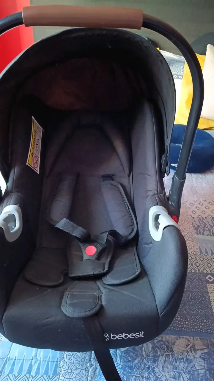 Silla de Auto Bebesit Negra para Bebé - 1