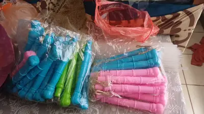 Set de globos infantiles con diseños de Barbie y M - miniatura 1