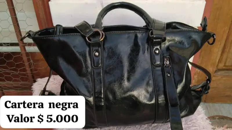 Cartera negra de cuero elegante