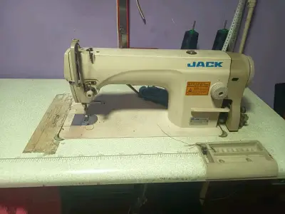 Máquina de Coser Industrial Jack JKC-8720H - miniatura 1