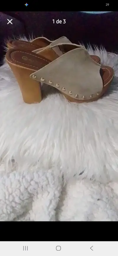 Zuecos de Tacón Alto Beige con Tachuelas - miniatura 1