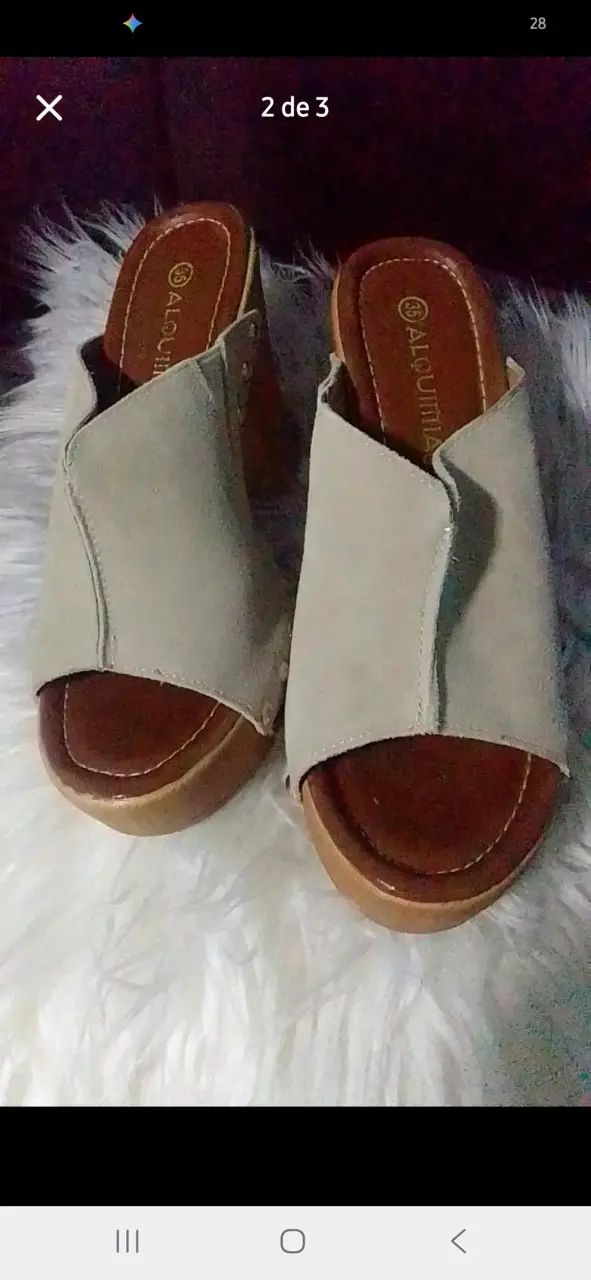 Zuecos de Tacón Alto Beige con Tachuelas - 2