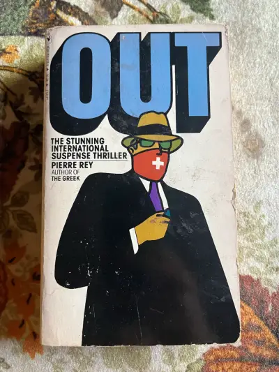 Libro 'Out' de Pierre Rey en inglés - miniatura 1