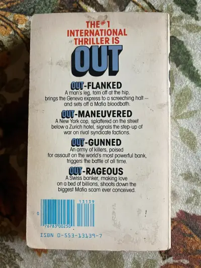 Libro 'Out' de Pierre Rey en inglés - miniatura 3