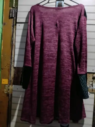 Vestido de invierno bicolor con diseño texturizado - miniatura 2