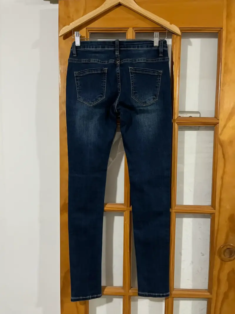 Jeans ajustados desgastados para mujer - 2