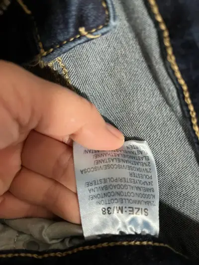 Jeans ajustados desgastados para mujer - miniatura 3