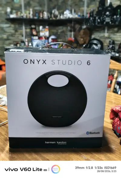 Parlante Bluetooth Harman Kardon Onyx Studio 6 - miniatura 1