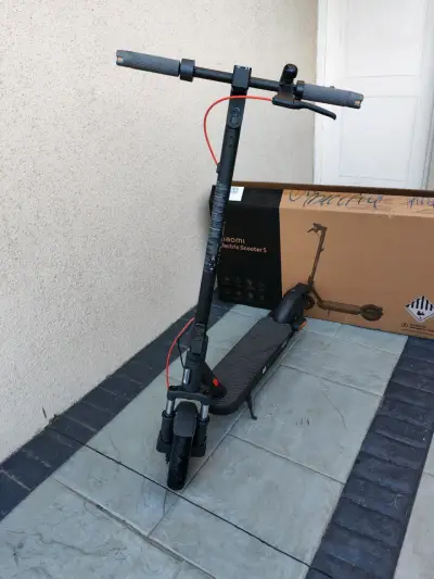 Scooter Xiaomi Electric Scooter 5 - miniatura 1