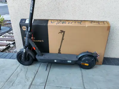 Scooter Xiaomi Electric Scooter 5 - miniatura 2