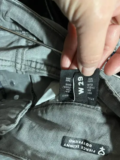 Jeans gris ajustados para mujer talla W29 - miniatura 3